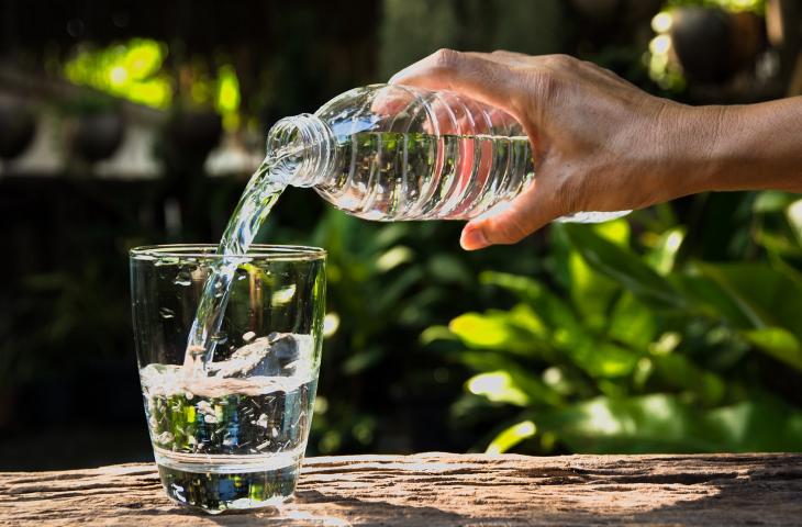 che tipo di acqua posso bere per perdere peso?
